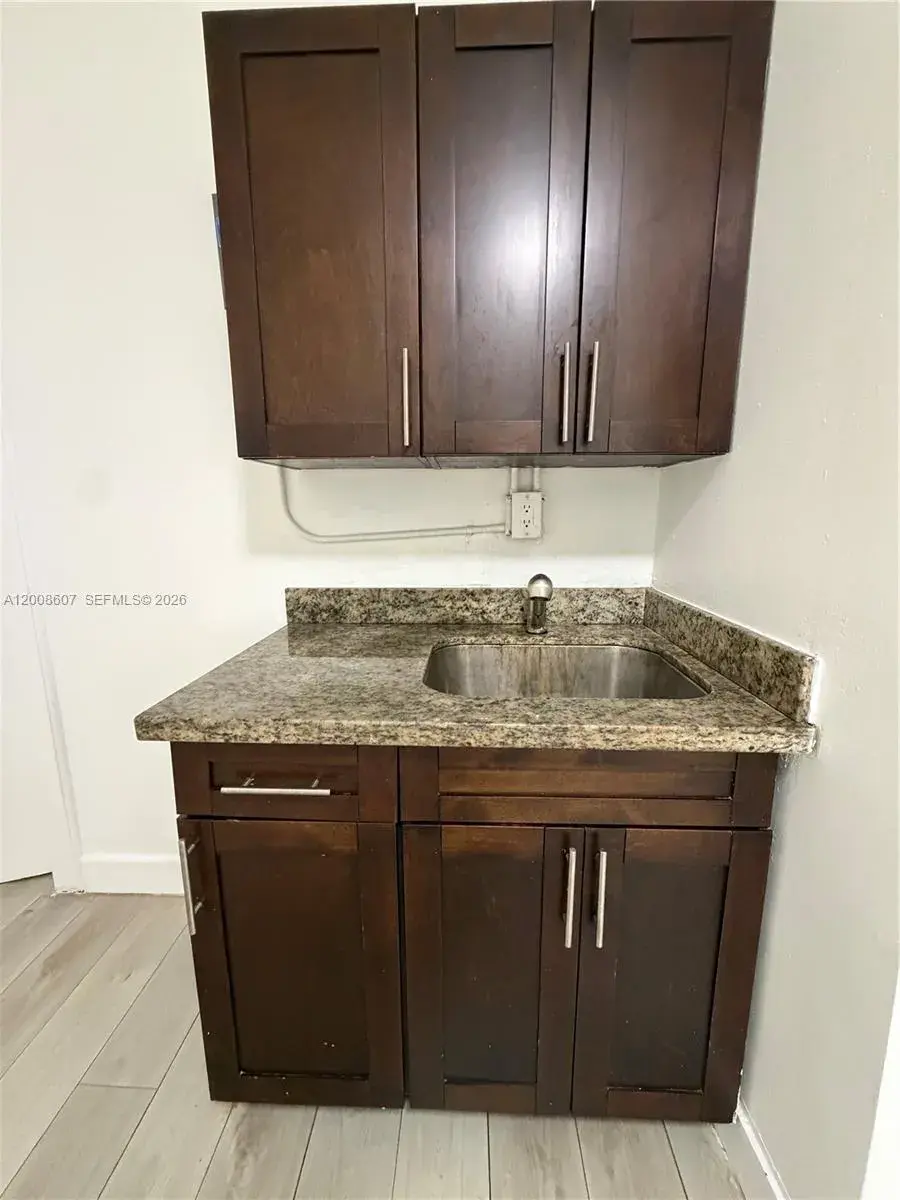 967 SW 5th St # 12A, Miami FL 33130