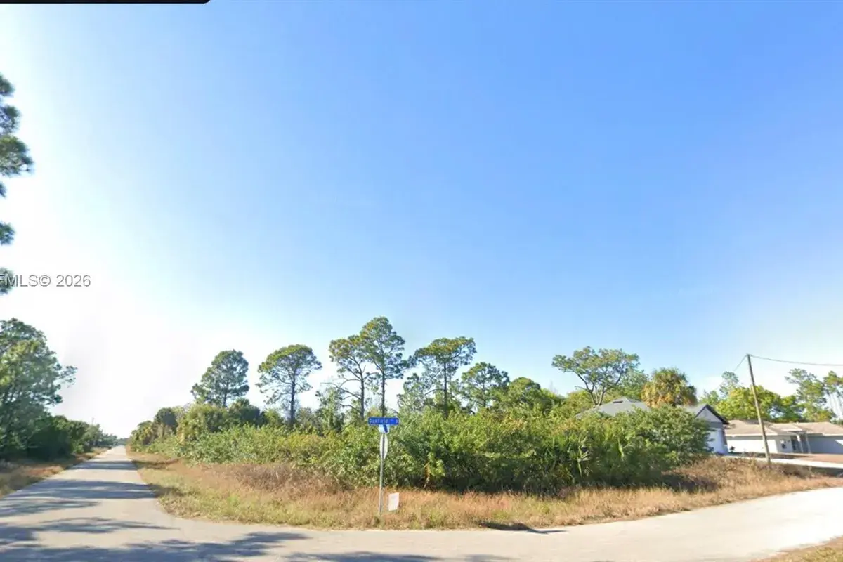 542 OAKFIELD AVE, Lehigh Acres FL 33974
