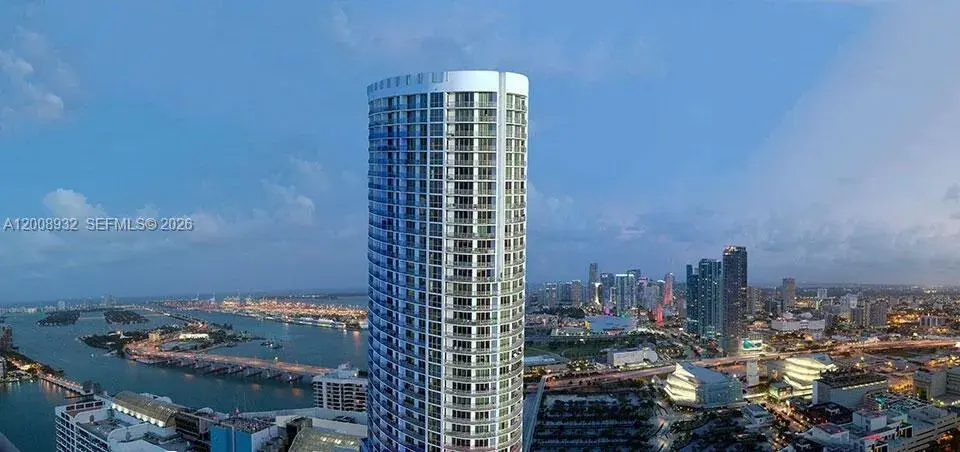 2 bedroom 2 bath Residential Lease for rent at 1750 N Bayshore Dr # 2514, Miami FL 33132