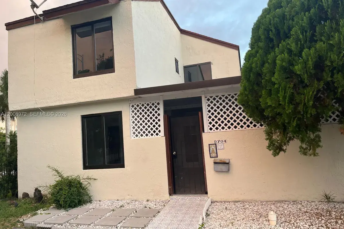 9704 NW 6th Ter # 9704, Miami FL 33172
