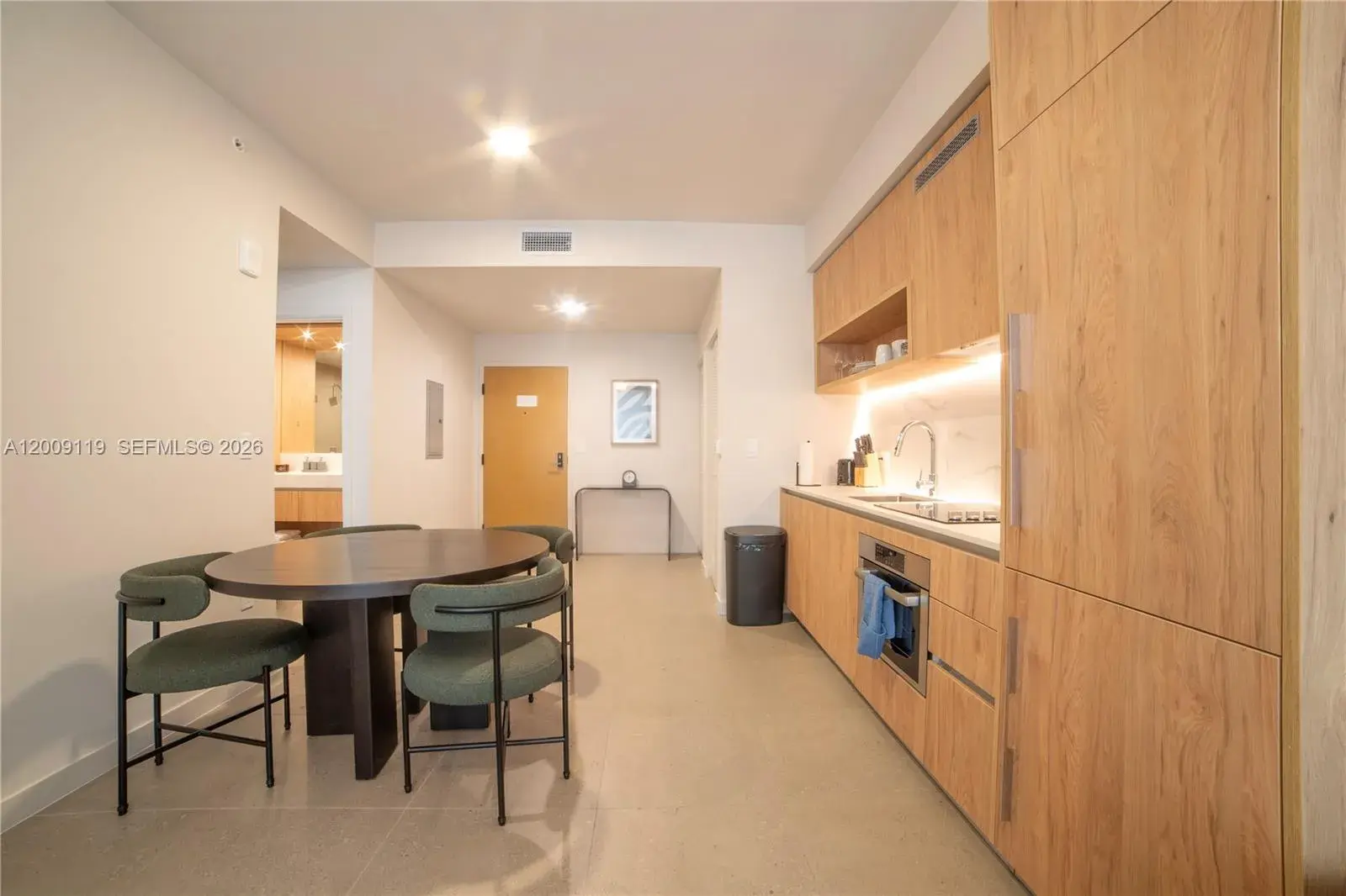 1 bedroom 1 bath Residential for sale at 11 NE 6TH # 1104, Miami FL 33132