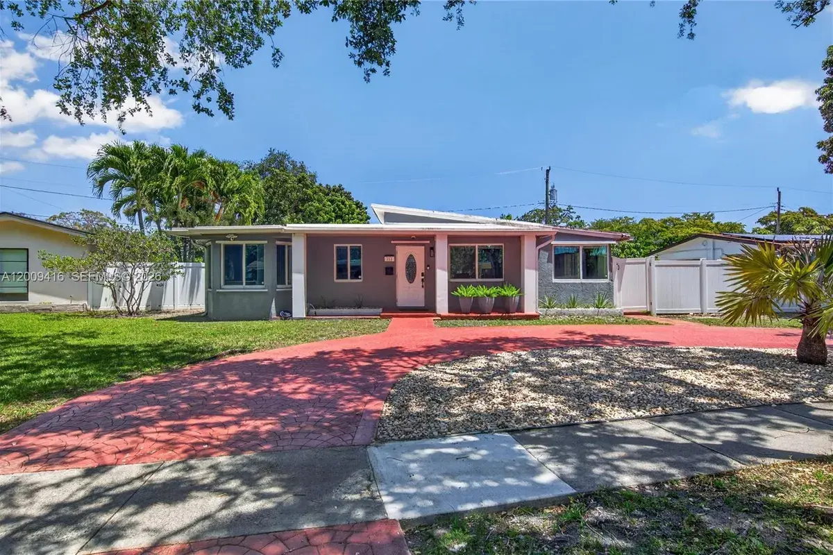 211 S 57th Way, Hollywood FL 33023