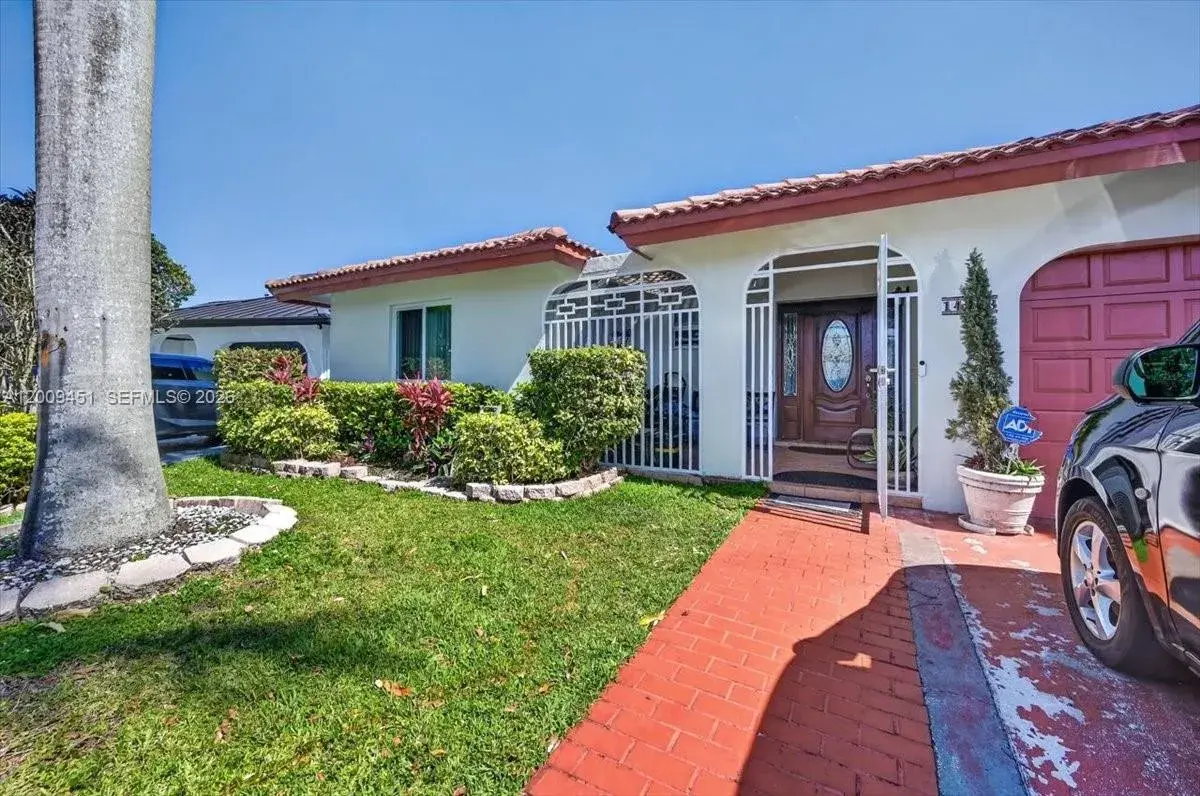 14313 SW 100th Ln, Miami FL 33186