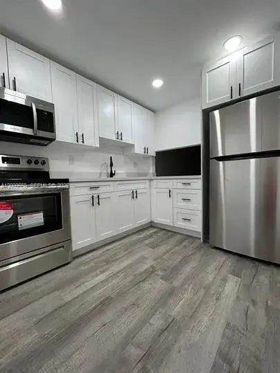 8875 Fontainebleau Blvd # 201, Miami FL 33172