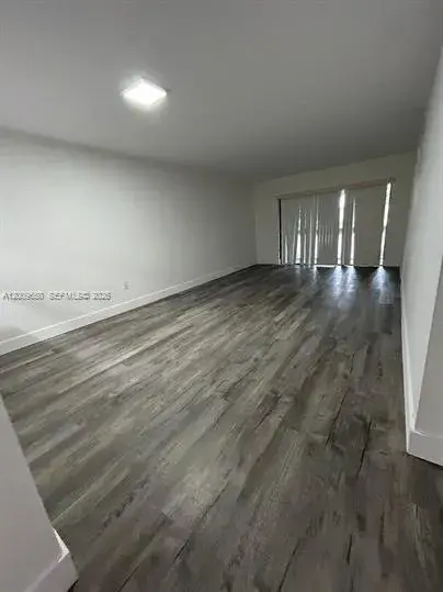 8875 Fontainebleau Blvd # 201, Miami FL 33172
