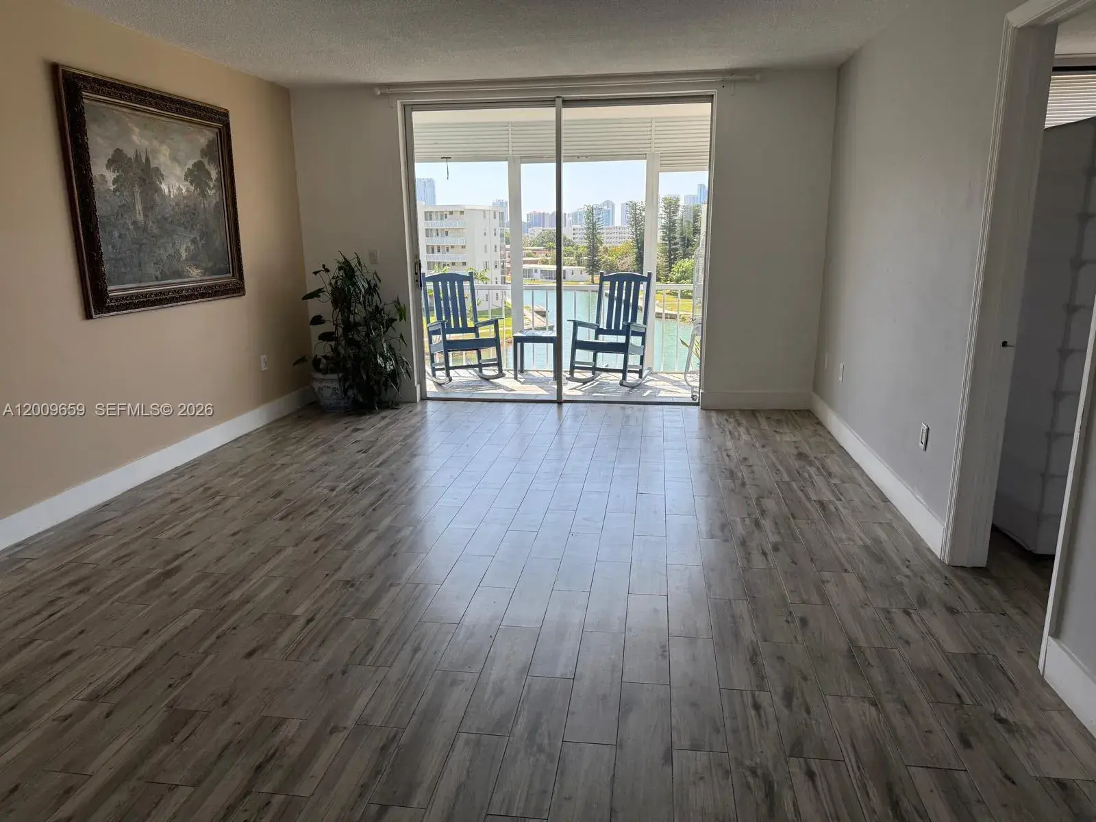 1 bedroom 1 bath Residential Lease for rent at 2851 Leonard Dr # J505, Aventura FL 33160