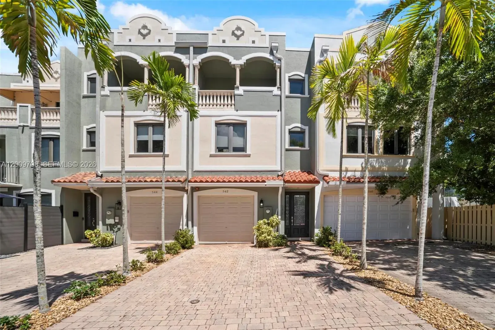 3 bedroom 3 bath Residential for sale at 542 NE 17th Ave, Fort Lauderdale FL 33301