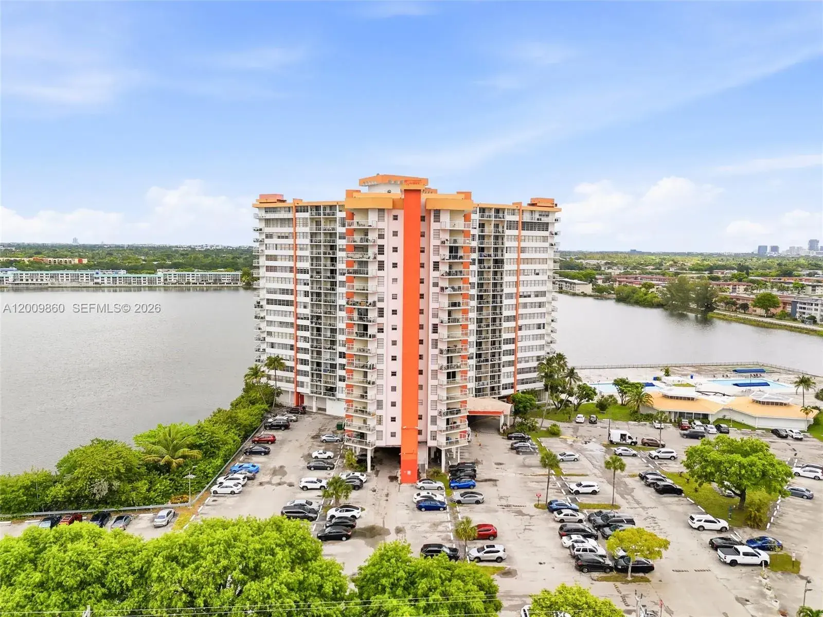 2 bedroom 2 bath Residential for sale at 1301 NE Miami Gardens Dr # 315W, Miami FL 33179