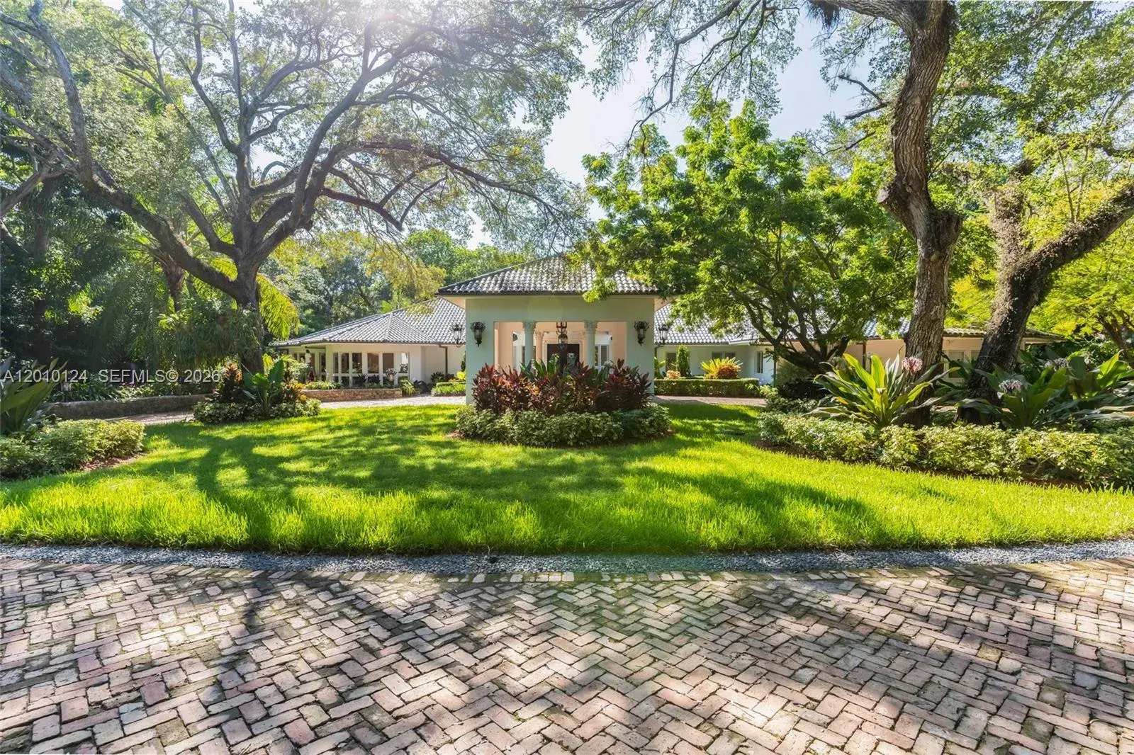 6 bedroom 6 bath for sale at 9400 Old Cutler Rd, Coral Gables FL 33156