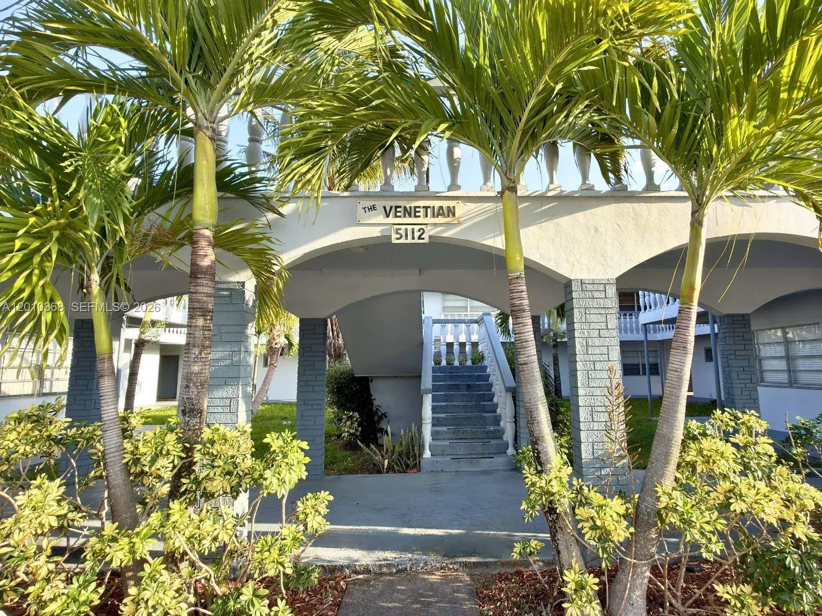 2 bedroom 1 bath Residential Lease for rent at 5112 Hollywood Blvd # 21, Hollywood FL 33021