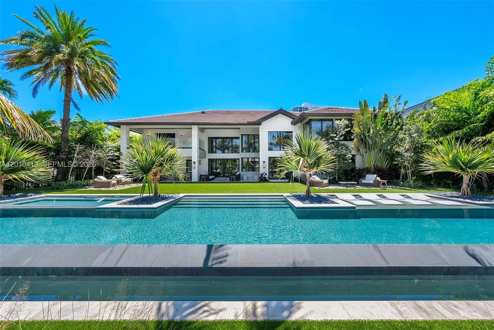 6 bedroom 8 bath Residential for sale at 110 Holiday Dr, Hallandale Beach FL 33009