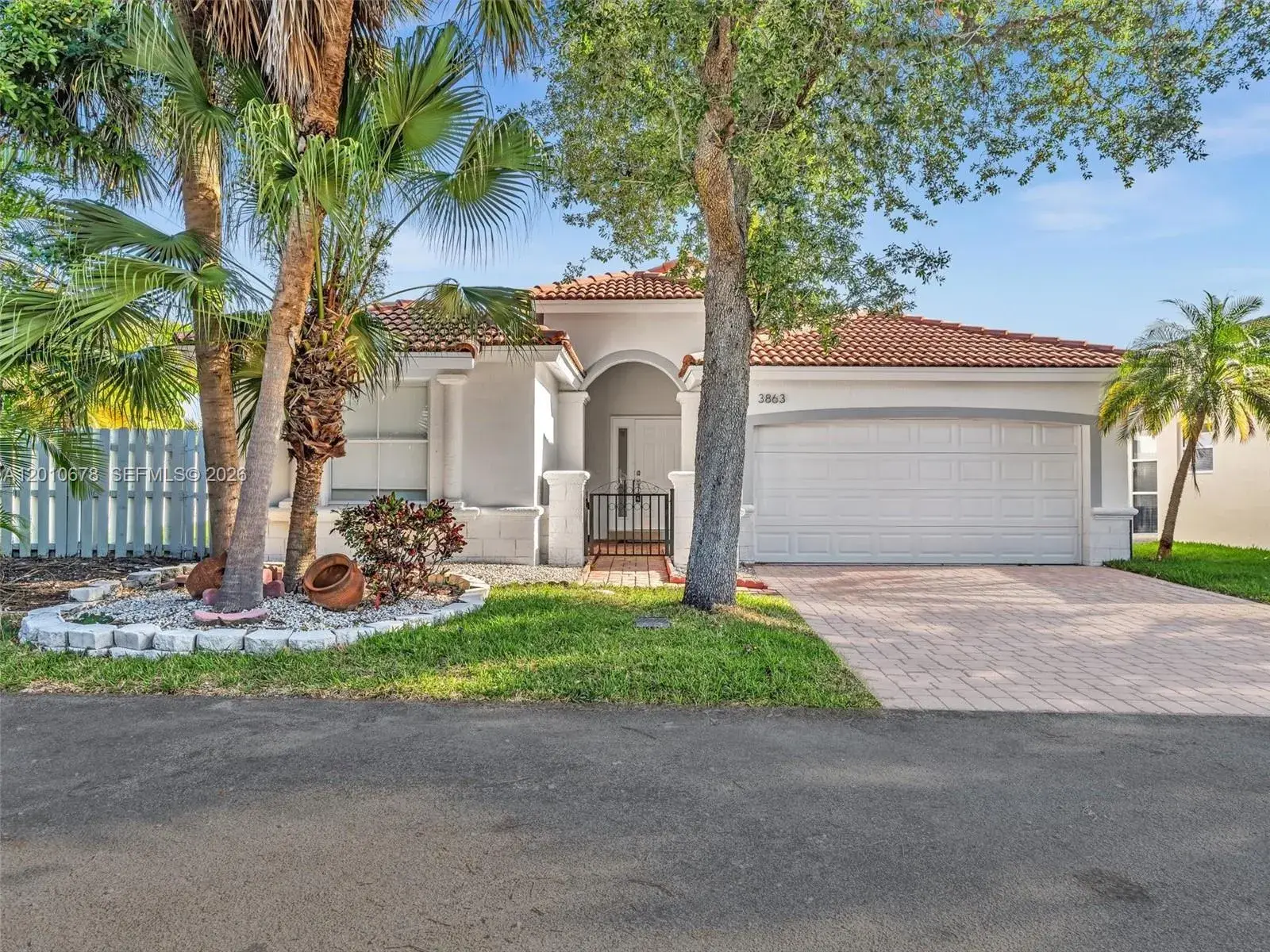 4 bedroom 3 bath Residential Lease for rent at 3863 SW 53rd Pl, Hollywood FL 33312