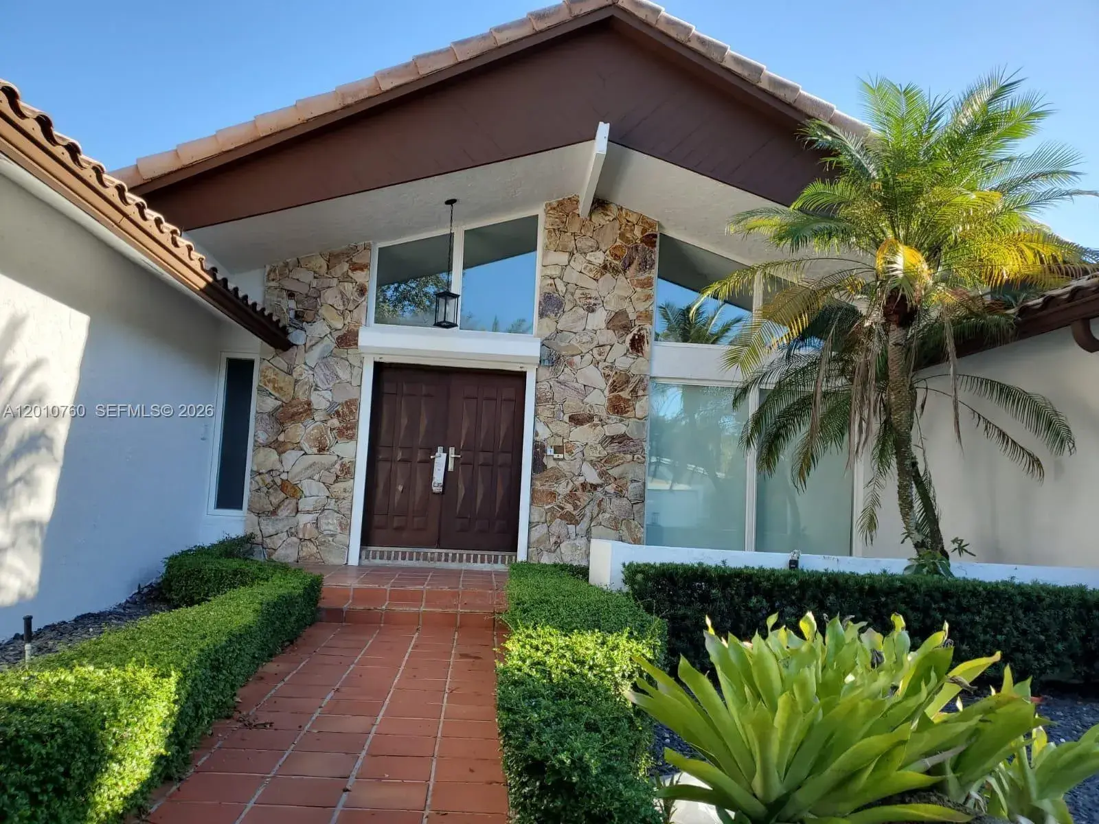 7 bedroom 4 bath Residential for sale at 10500 SW 126th St, Miami FL 33176
