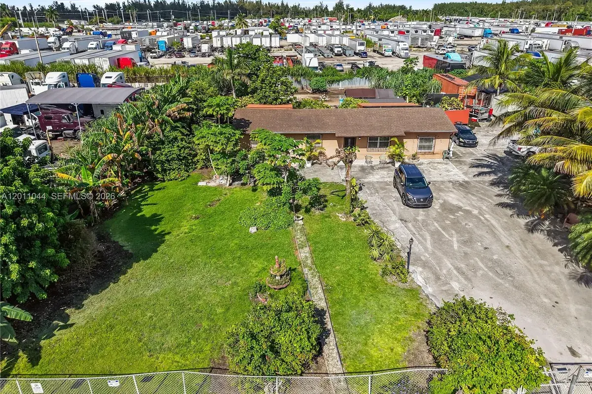 15550 NW 122nd Ave, Hialeah FL 33018