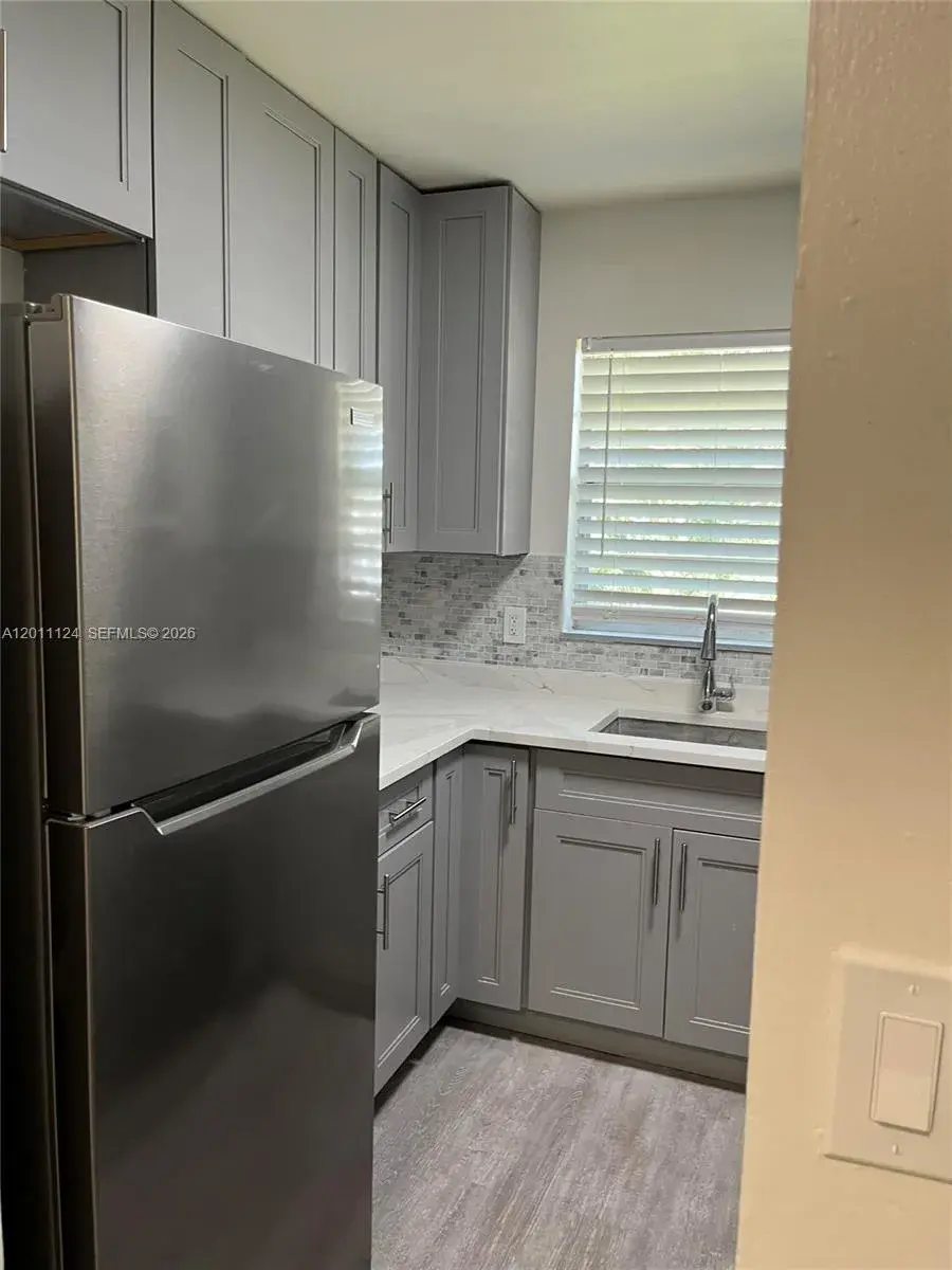 2134 Lincoln St # 18, Hollywood FL 33020