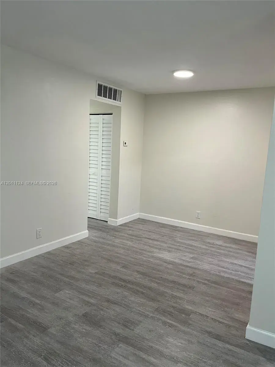 2134 Lincoln St # 18, Hollywood FL 33020