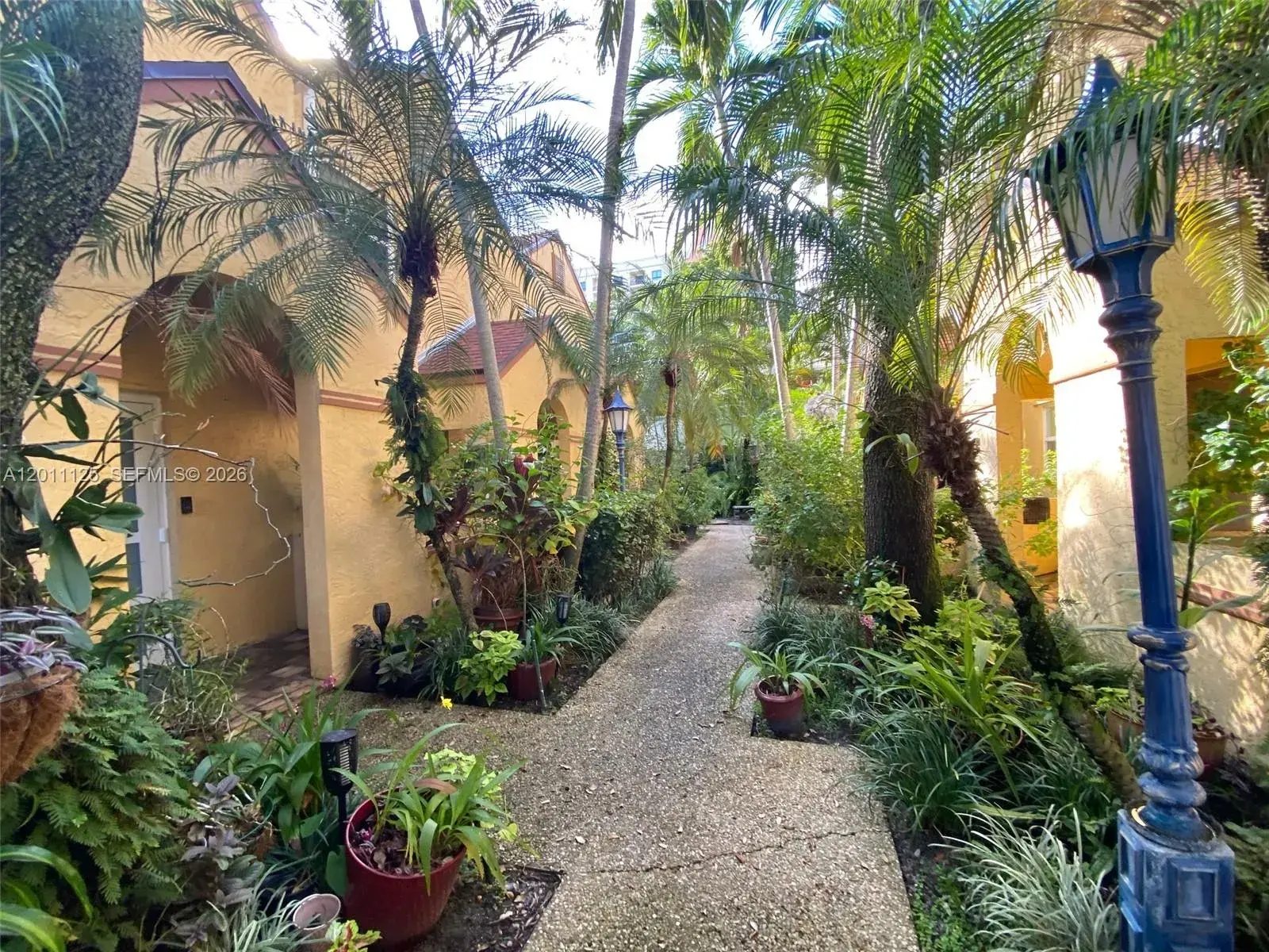 2 bedroom 1 bath Residential Lease for rent at 101 NE 8th Ave # 3, Fort Lauderdale FL 33301