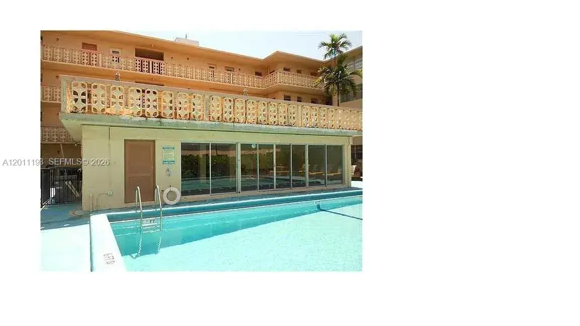 1 bedroom 1 bath Residential Lease for rent at 211 NE 8th Ave # 201, Hallandale Beach FL 33009