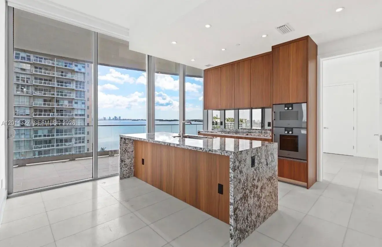 175 SE 25th Rd # 704, Miami FL 33129