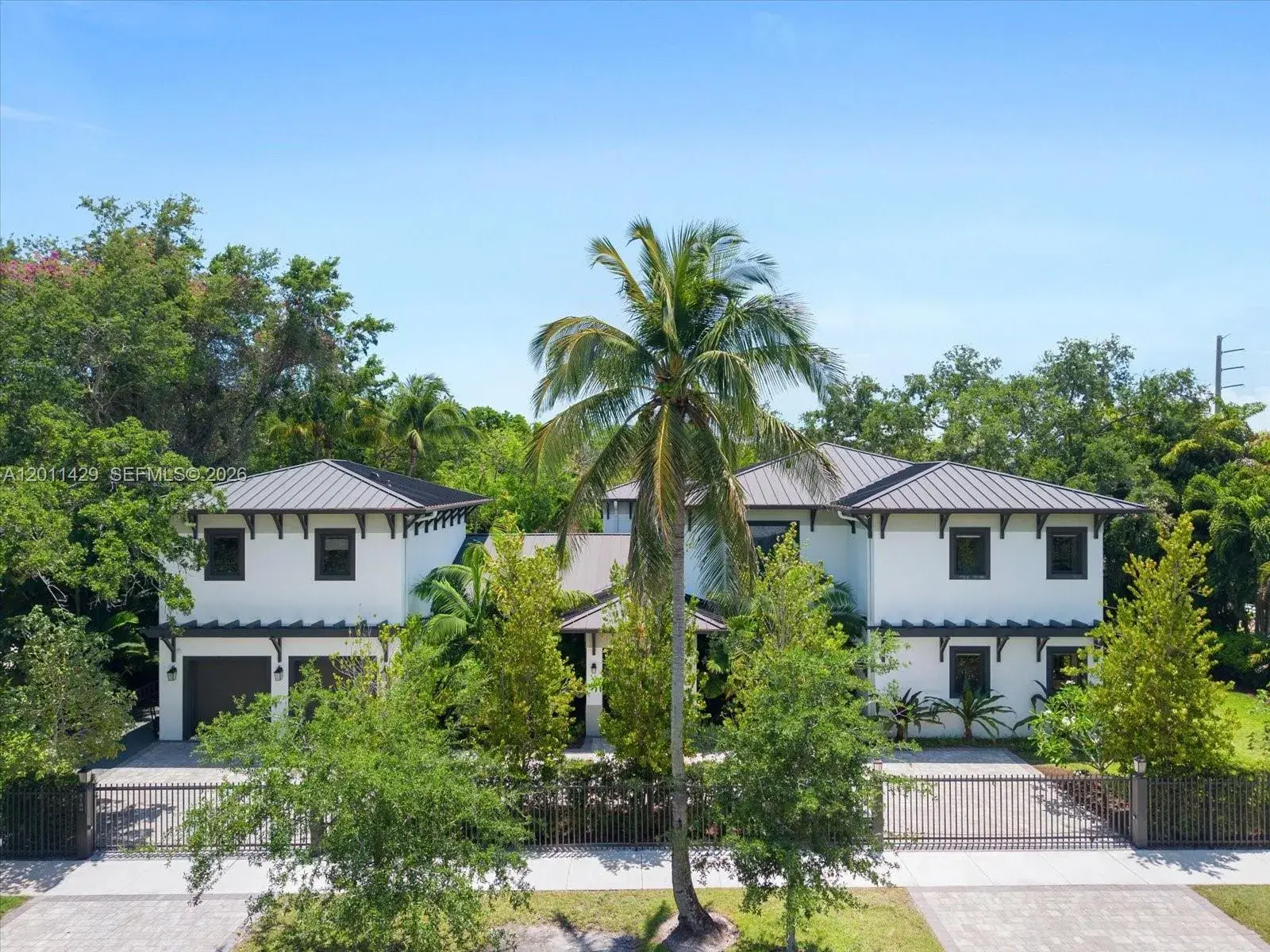 7 bedroom 6 bath for sale at 8100 SW 96th St, Miami FL 33156