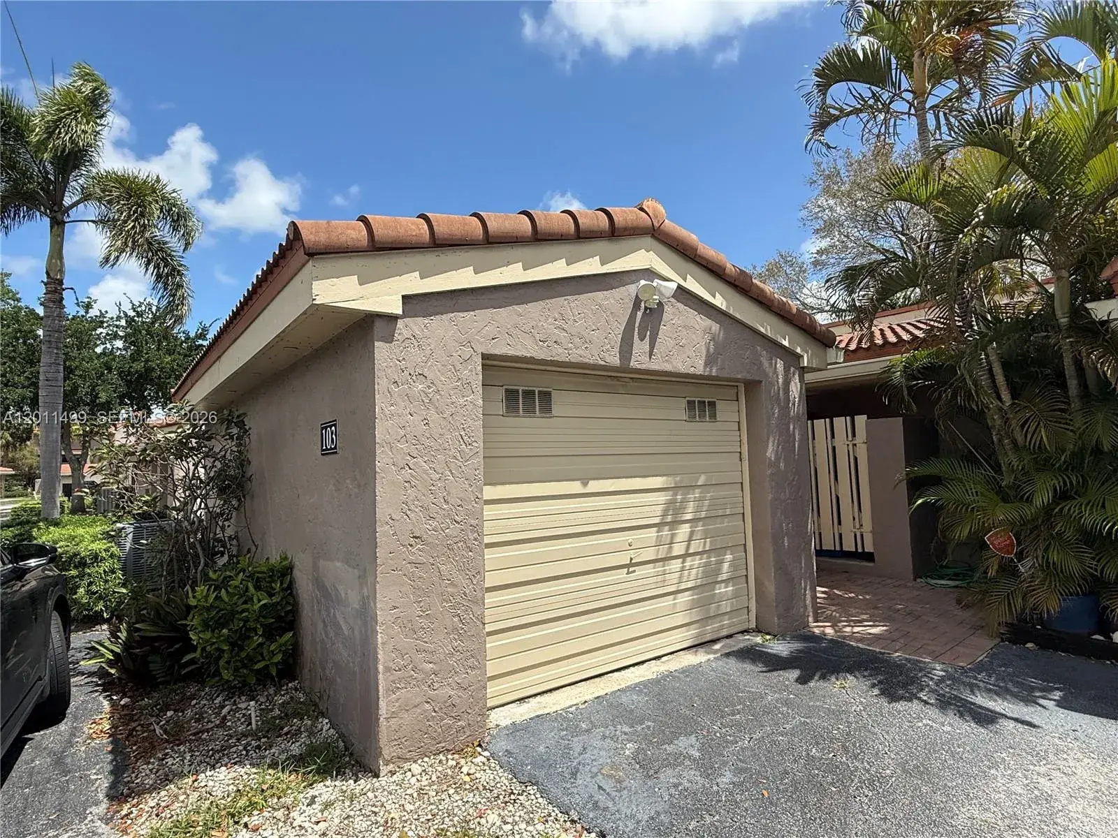 2 bedroom 2 bath Residential for sale at 103 Tweedbrook Ln, Hollywood FL 33021