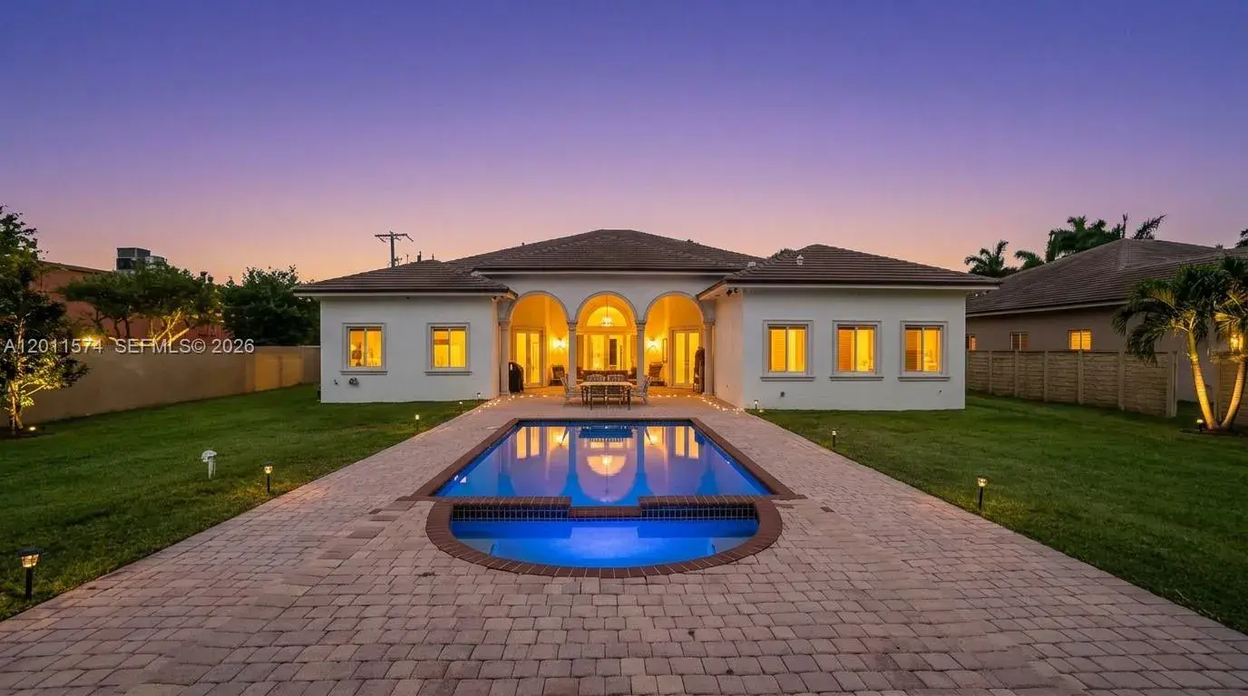 7 bedroom 5 bath Residential for sale at 4025 SW 128th Ave, Miami FL 33175