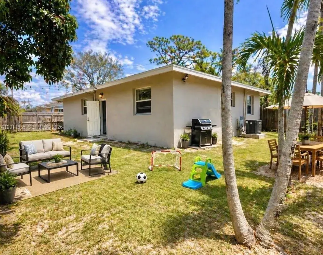 3 bedroom 2 bath Residential Lease for rent at 1201 NE 6th Ave # 1201, Fort Lauderdale FL 33304