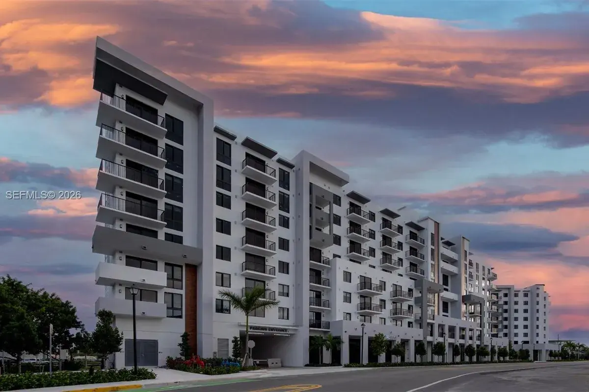 19401 W Dixie Hwy # 607, Miami FL 33180