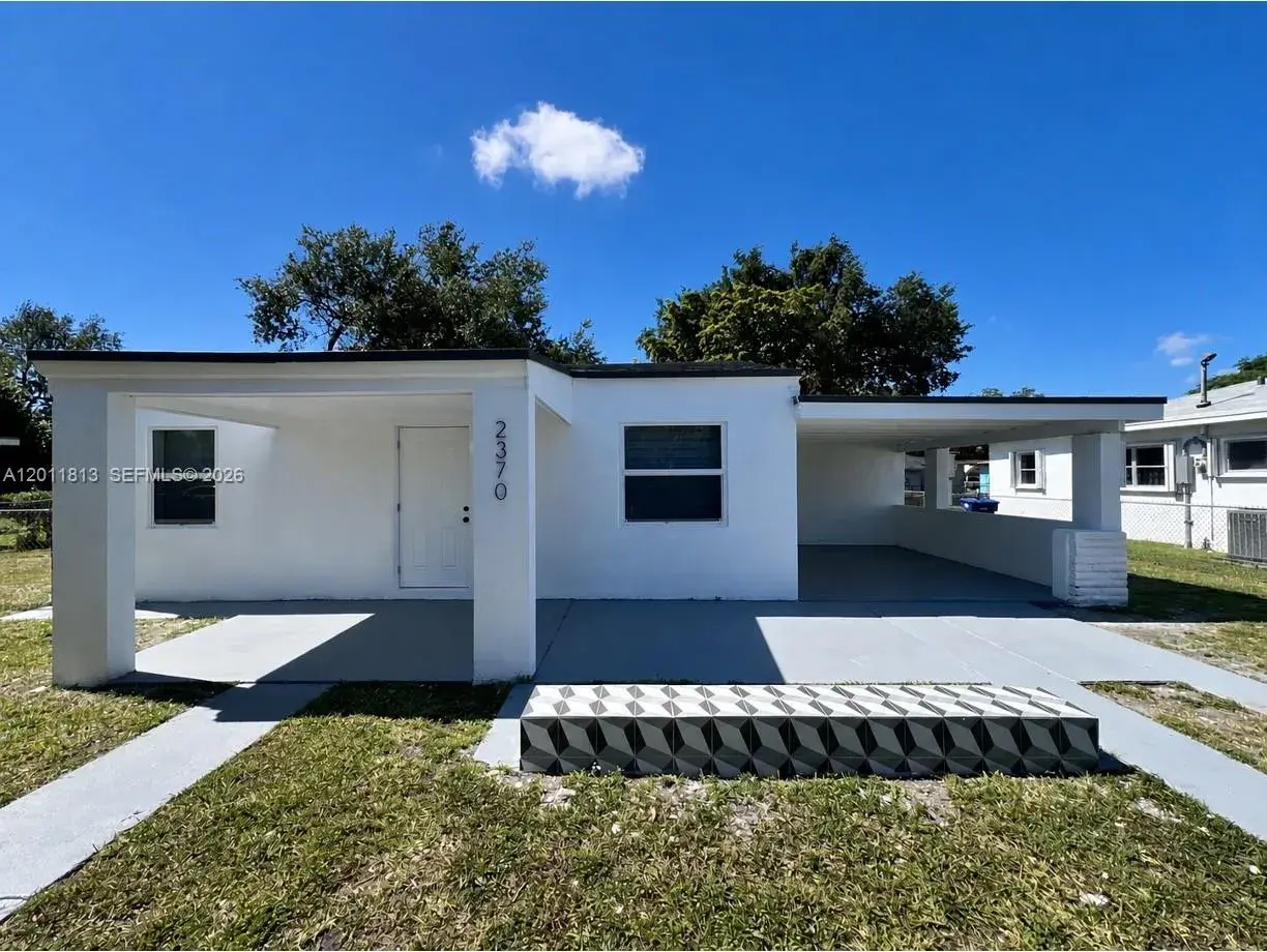 2370 NW 96th St, Miami FL 33147