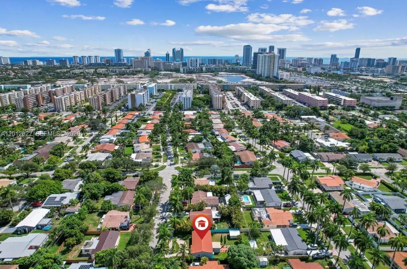 906 NE 4th St, Hallandale Beach FL 33009