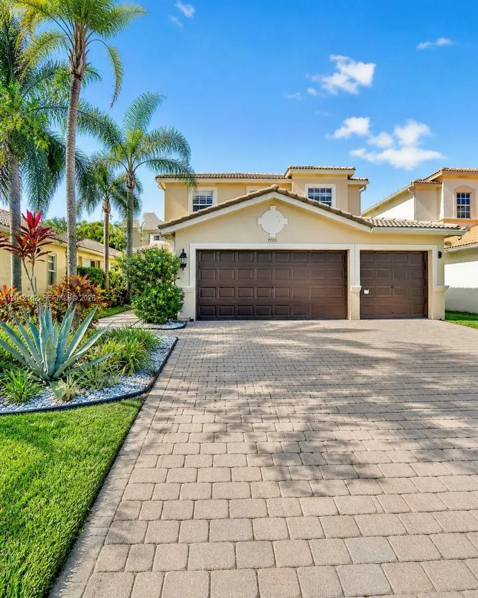 5 bedroom 3 bath Residential for sale at 7055 Via Leonardo, Lake Worth FL 33467