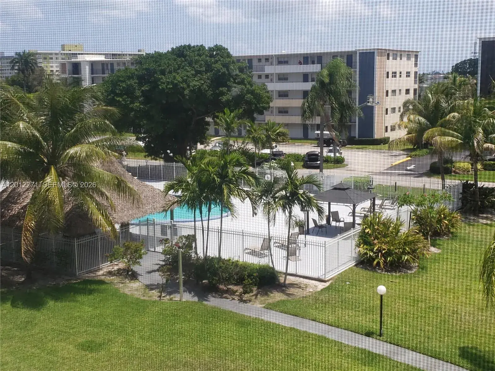 1 bedroom 1 bath Residential Lease for rent at 4700 Washington St # 404, Hollywood FL 33021