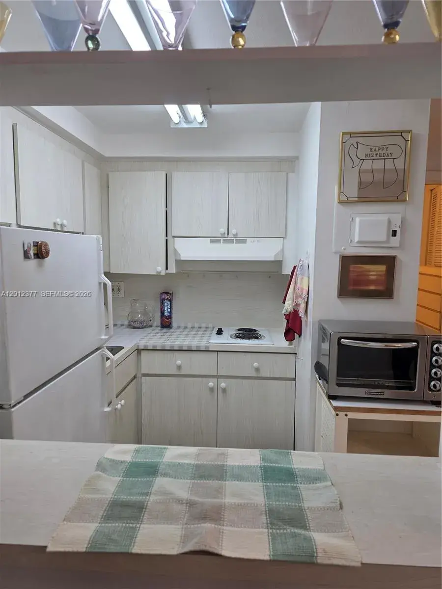 1 bedroom 1 bath Residential Lease for rent at 2001 S Ocean Dr # 15, Hallandale Beach FL 33009