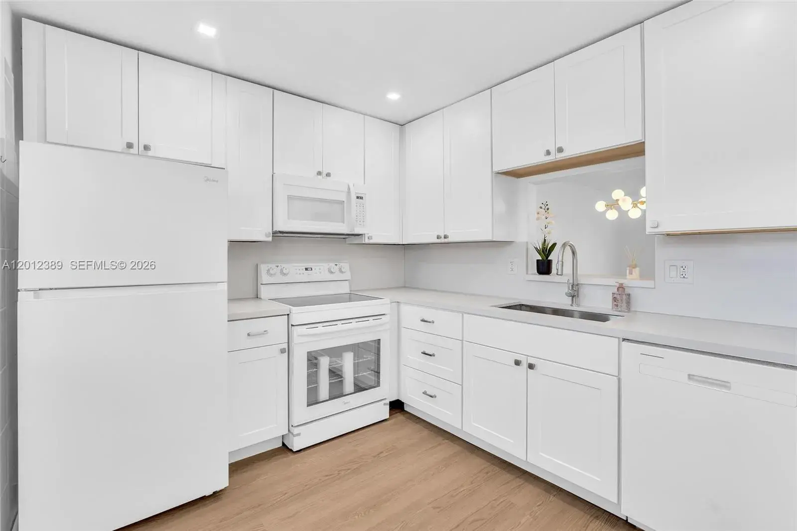 218 NE 12th Ave # 302, Hallandale Beach FL 33009