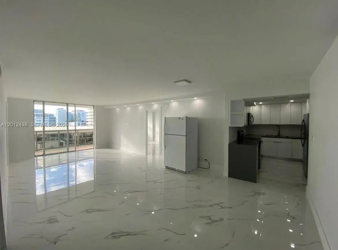 3 bedroom 2 bath Residential Lease for rent at 6039 Collins Ave # 1033, Miami Beach FL 33140