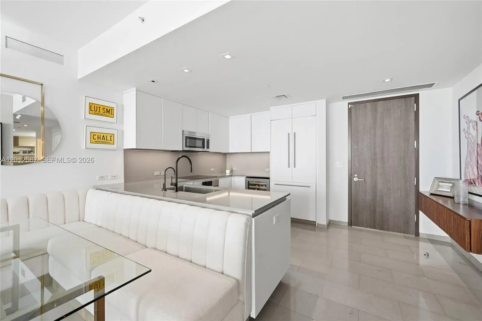 68 SE 6th St # 1904, Miami FL 33131