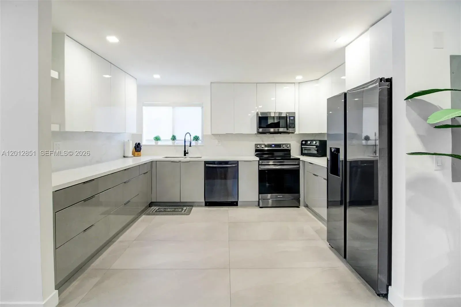 360 NE 116th ST, Miami FL 33161 photo 4