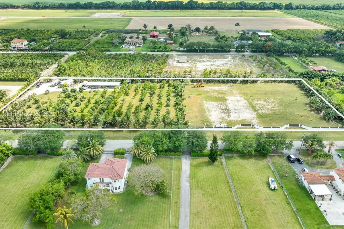 104 SW st, Miami FL 33196