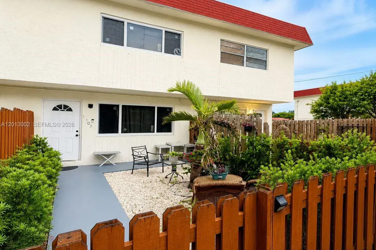 1520 NE 151st St # 103, Miami FL 33162