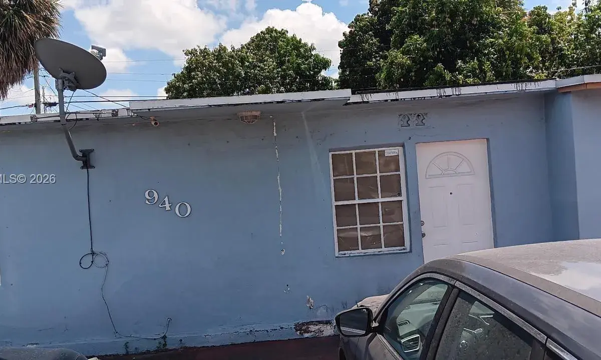 940 E 9th Pl, Hialeah FL 33010