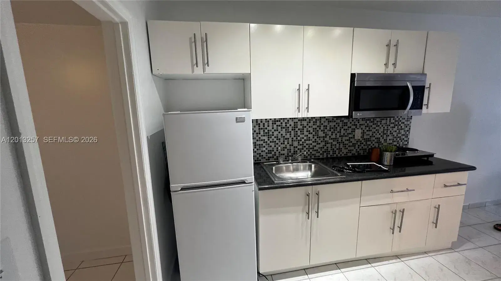 1 bath Residential Lease for rent at 1234 Euclid Ave # 4, Miami Beach FL 33139