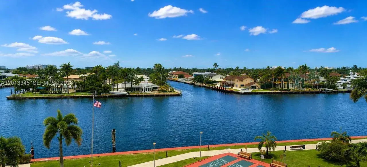 2 bedroom 2 bath Residential for sale at 3200 NE 36th St # 504, Fort Lauderdale FL 33308