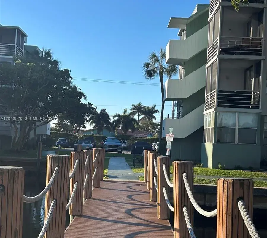 2741 Taft St # 203, Hollywood FL 33020