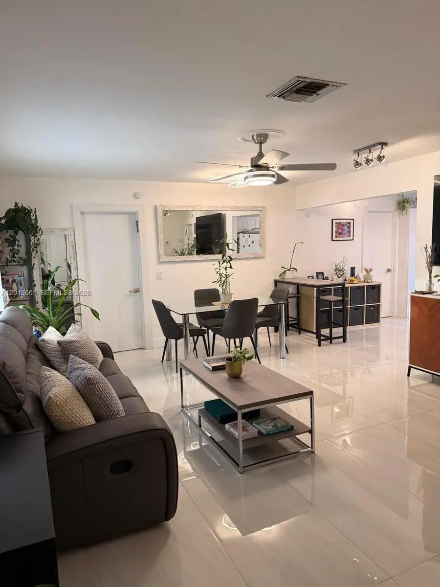 1001 NE 10th St # 2, Hallandale Beach FL 33009