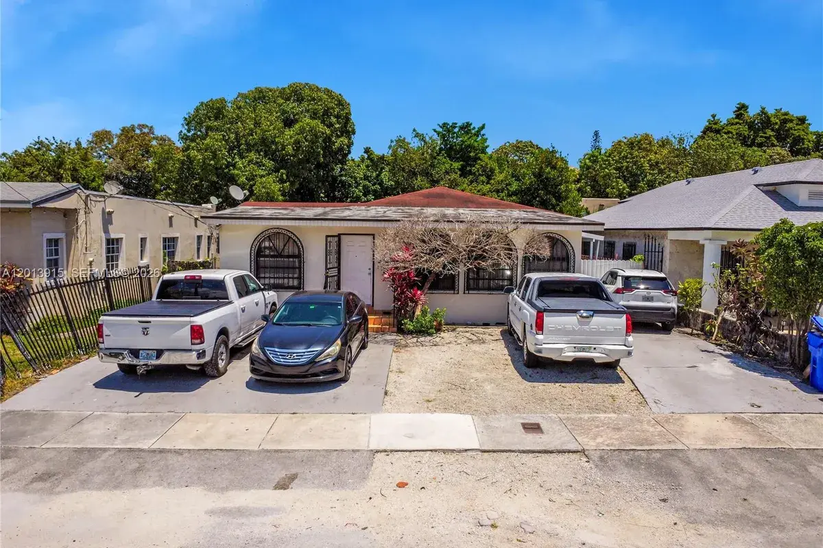 201 NW 25th Ave, Miami FL 33125