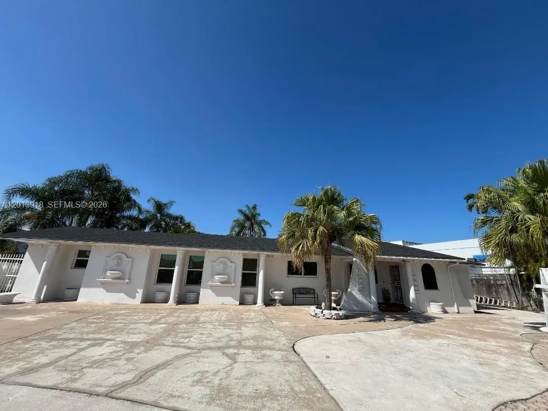 4 bedroom 4 bath Residential for sale at 2525 SW 107th Ct, Miami FL 33165