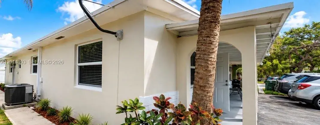 3 bedroom 2 bath Residential Lease for rent at 953 SW 16 ST, Fort Lauderdale FL 33315