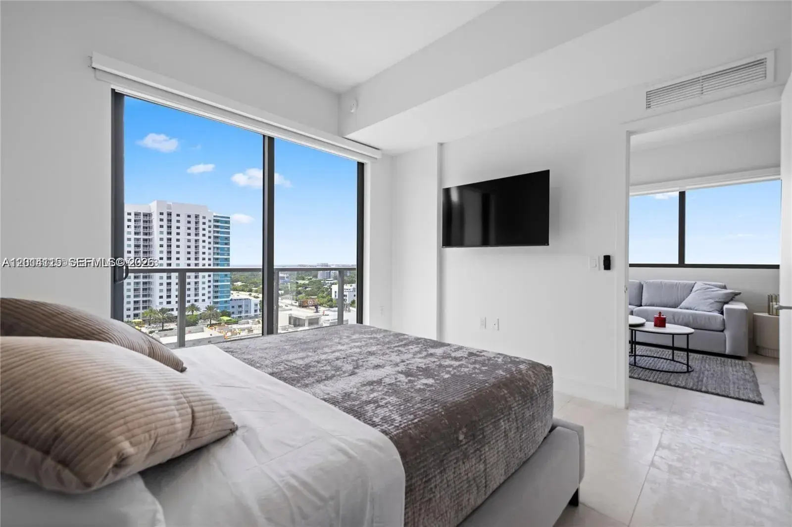 1 bedroom 1 bath Residential for sale at 239 SW 9th St # 1502, Miami FL 33130