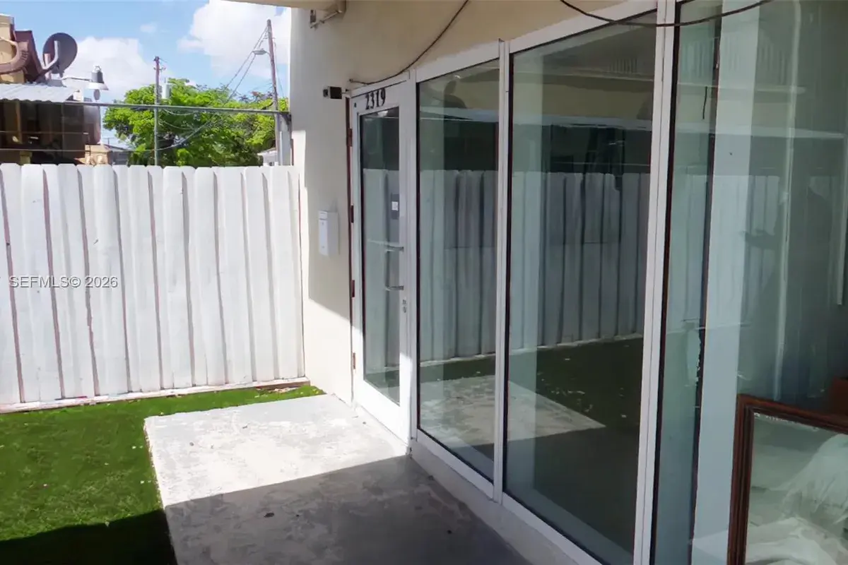 2319 NW 7th St # 2319, Miami FL 33125
