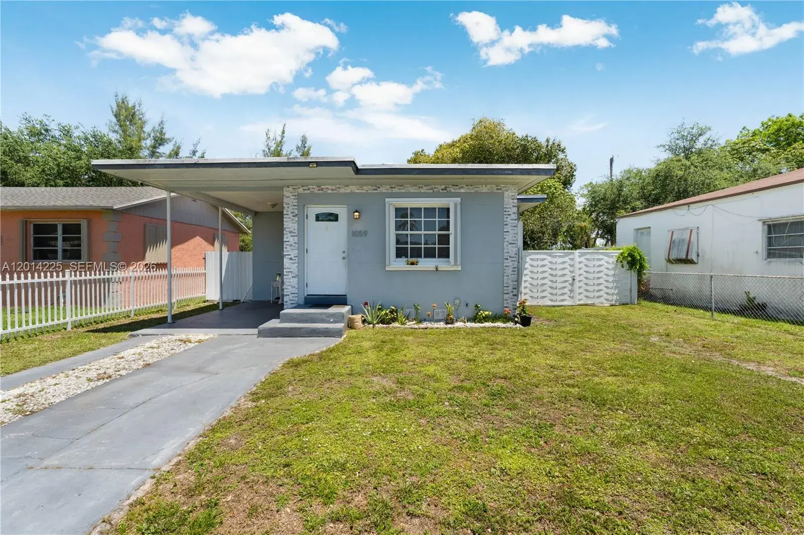 1059 NW 77th St, Miami FL 33150